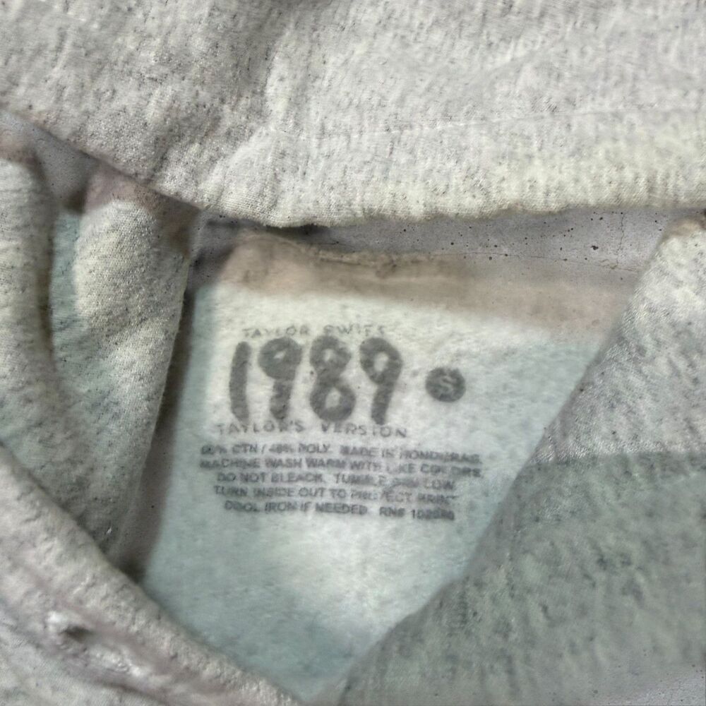 Taylor Swift 1989 Taylor’s Version Hoodie Small Gray Pullover Sweatshirt Merch - Picture 8 of 11